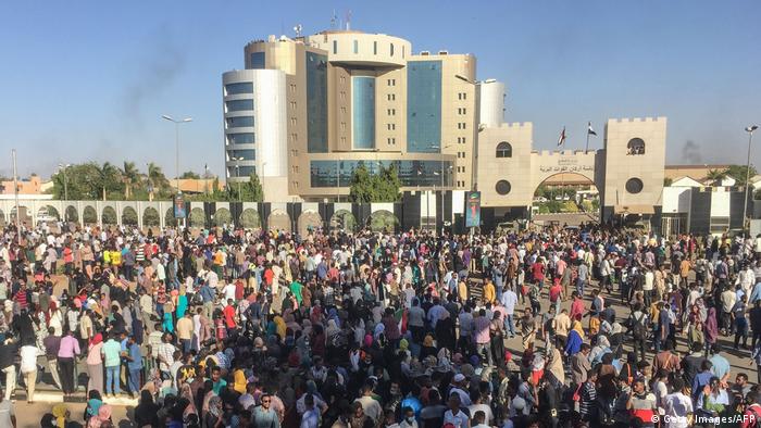 Anti-government protests outside Sudanese military headquarters in Khartoum