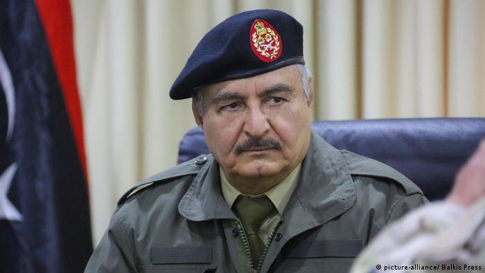 Libya Ulusal Ordusu'na komuta eden Halife Hafter