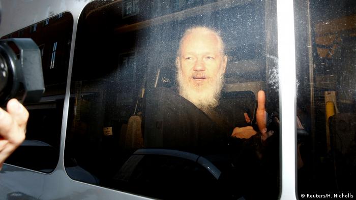 London Festnahme Julian Assange (Reuters/H. Nicholls)