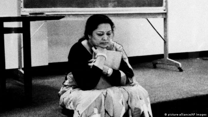 Rechenkünstlerin Shakuntala Devi (picture-alliance/AP Images)