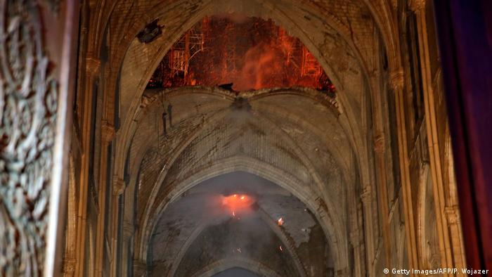 Унаслідок пожежі обвалилася частина склепіння собору (фото 15 квітня)
