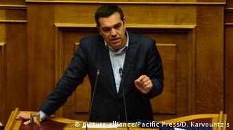 Ο Αλέξης Τσίπρας κατά τη συζήτηση στην ελληνική βουλή για τις πολεμικές επανορθώσεις