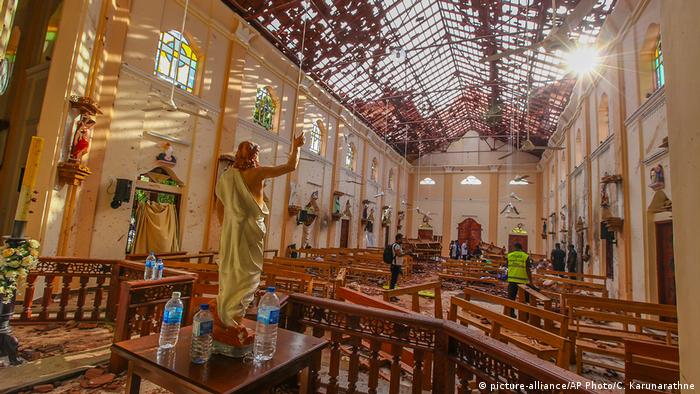 Sri Lanka Colombo Negombo in St. Sebastian Kirche (picture-alliance/AP Photo/C. Karunarathne)