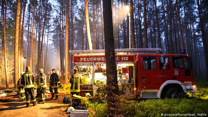 اندلاع حريق كبير في غابة شمال العاصمة الألمانية أخبار Dw