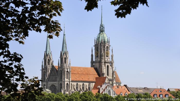 München - Paulskirche (picture-alliance/imageBROKER/H. Lippert)