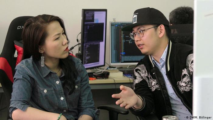 Katt Gu und Suji Yan von der chinesischen Tech-Firma Dimension