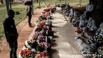 Ruanda Beisetzung Opfer VÃ¶lkermord von 1994 (Getty Images/AFP/Y. Chiba)