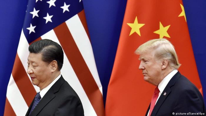 US-PrÃ¤sident Donald Trump (R) und der chinesische PrÃ¤sident Xi Jinping in der GroÃen Halle des Volkes in Peking (picture-alliance/dpa)