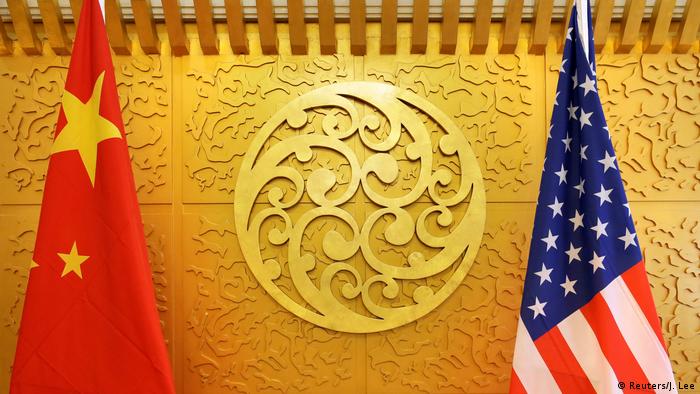 USA China l Handelsstreit l Fahnen in Peking (Reuters/J. Lee)