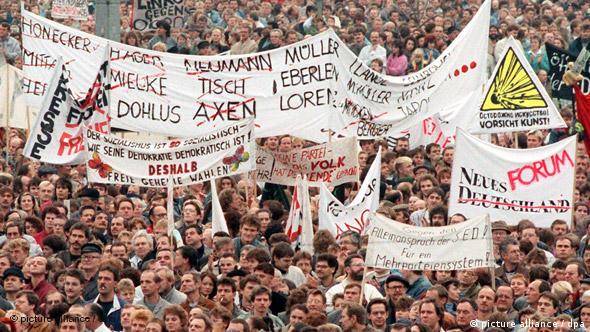Flash-Galerie Revolution in Osteuropa 1989 Bild 17 DDR Demonstration Alexanderplatz
