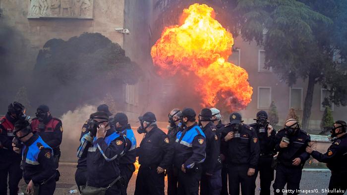 Î‘Ï€Î¿Ï„Î­Î»ÎµÏƒÎ¼Î± ÎµÎ¹ÎºÏŒÎ½Î±Ï‚ Î³Î¹Î± albania police clash