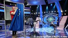 Wahlkabine für Europawahl im Studio von Wer wird Millionär?