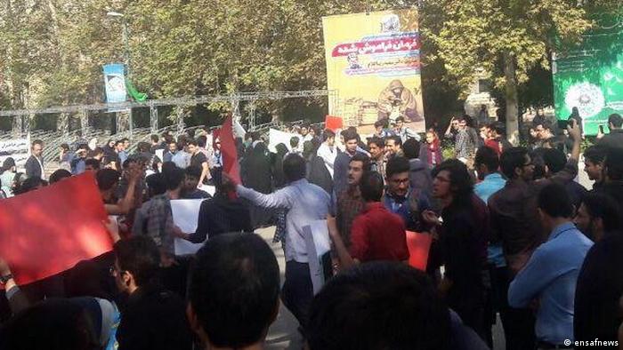 Iran Protest gegen Kopftuch-Pflicht an der Universität Teheran (ensafnews)