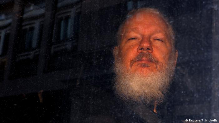 Julian Assange (Reuters/P. Nicholls)