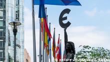 Belgien Brüssel Statue Europa vor Europaparlament