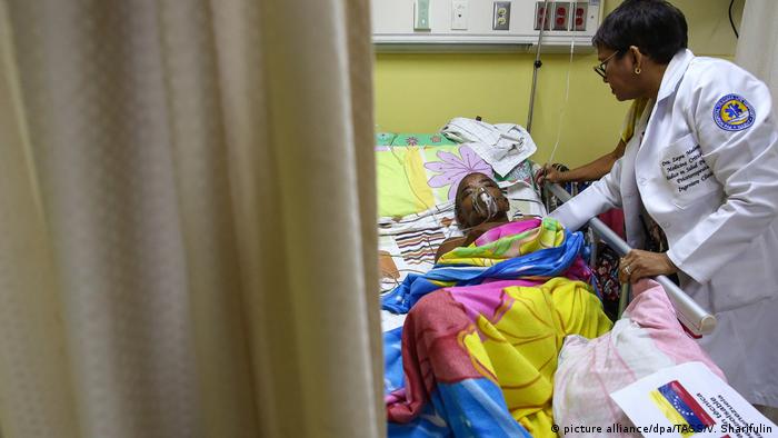Venezuela l Patient im Krankenhaus in Caracas