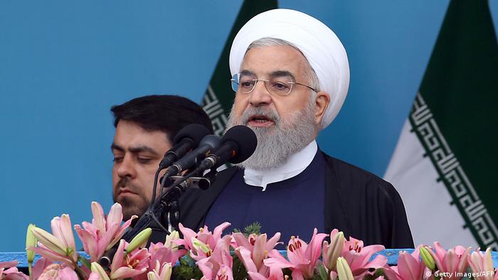 Iran Teheran - Hassan Rouhani hält Ansprache zum Army Day (Getty Images/AFP)