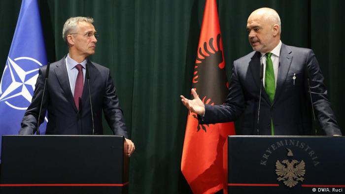 Albanski premijer Edi Rama (desno) i glavni tajnik NATO-a Jens Stoltenberg u lipnju 2019. u Tirani