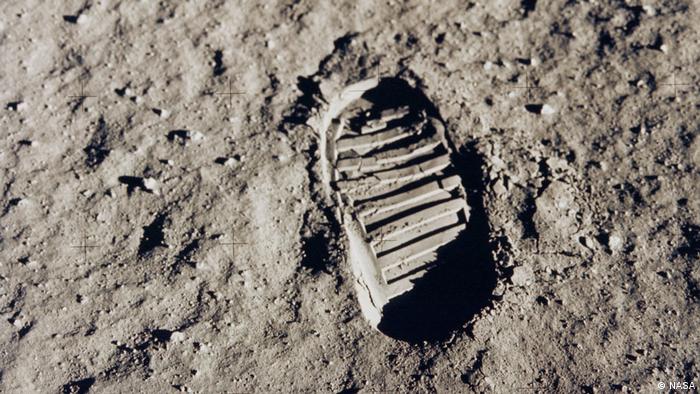 Um dos primeiros passos do homem na Lua