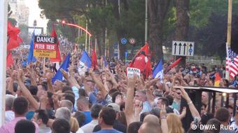 Albanien Anti-Regierungsproteste in Tirana (DW/A. Ruci)