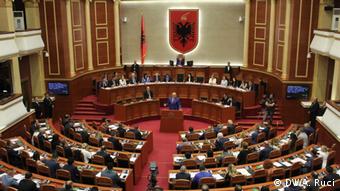 ΗΠΑ και ΕΕ καλούν την αλβανική αντιπολίτευση να επιστρέψει στον προβλεπόμενο θεσμικό της ρόλο