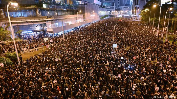 Hongkong Massenproteste gegen Regierung (AFP/H. Retamal)