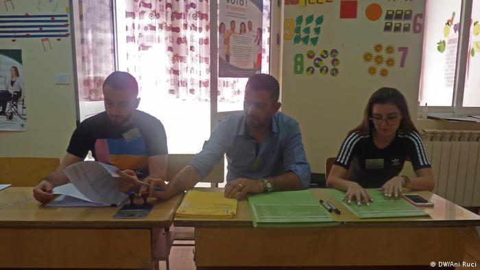 Albanien Kommunalwahlen (DW/Ani Ruci)