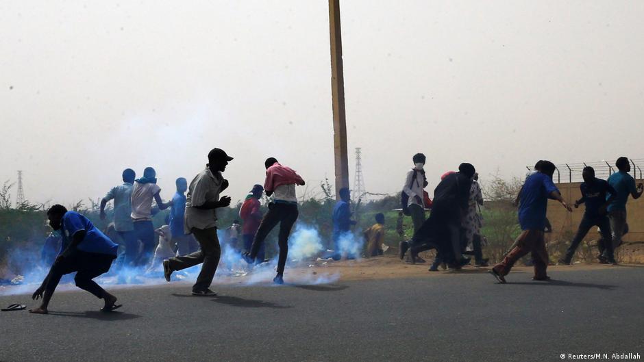 Sudan Khartum | Protest gegen Militärregierung | Einsatz von Tränengas