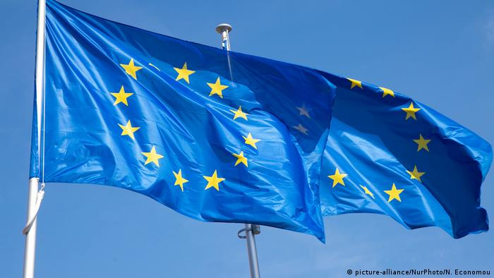 EU Flagge (picture-alliance/NurPhoto/N. Economou)