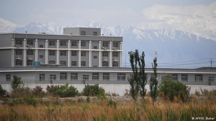 Sincan Uygur Özerk Bölgesi'nde eğitim kampı olduğuna inanılan bir bina