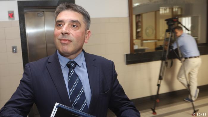 Адвокати настояват за оставката на Данаил Кирилов