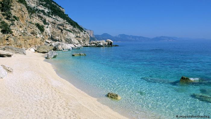 Strand Cala Mariolu auf der Sardinien, Italien(imago/robertharding)