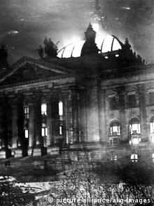 27 Φεβρουαρίου 1933: Το Ράισχταγκ στις φλόγες, ένα μήνα μετά την άνοδο των Ναζί στην εξουσία