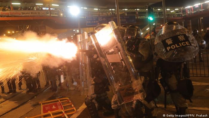 Hongkong Proteste Tränengaseinsatz (Getty Images/AFP/V. Prakash)