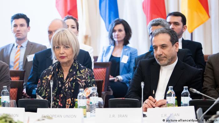 Österreich Verhandlungen mit Iran in Wien brachten keine Entspannung | Helga Schmid und Abbas Araghchi (picture-alliance/dpa/G. Hochmuth)
