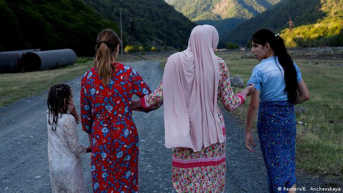 Women on a walk in the Pankisi Gorge 