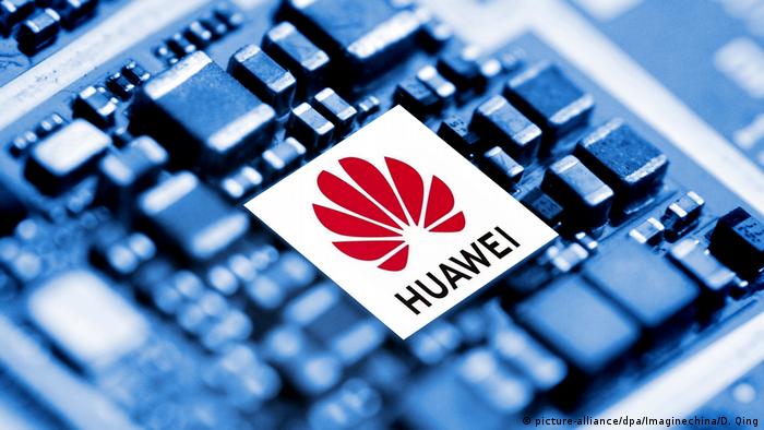 China Ji'nan | Huawei Chip (picture-alliance/dpa/Imaginechina/D. Qing)