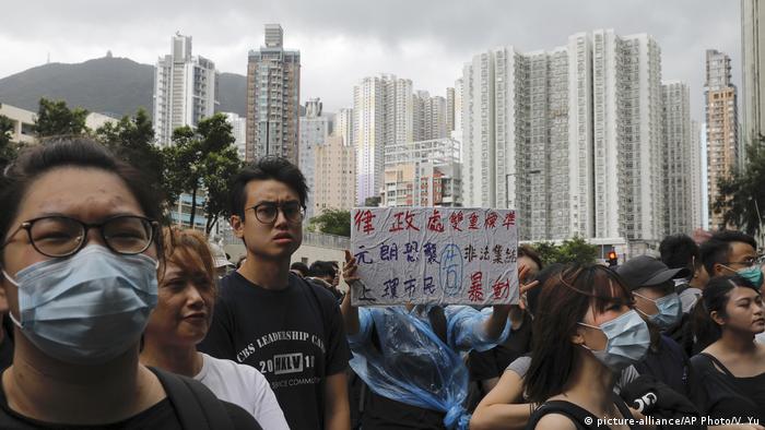 Resultado de imagen para Libertad bajo fianza para 43 acusados de "revuelta" por la protesta en Hong Kong