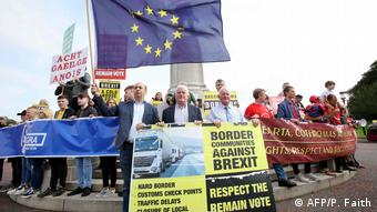 UK Ärger auf Nordirland-Reise von Premier Johnson (AFP/P. Faith)