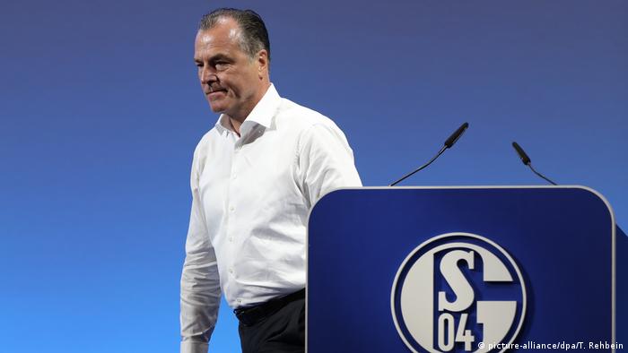 Fussball Schalke l Kritik an Aufsichtsratschef Clemens TÃ¶nnies wÃ¤chst (picture-alliance/dpa/T. Rehbein)