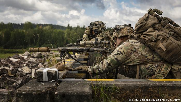 ألمانيا: جنود أمريكيون في غرافينفور يتدربون على الرماية