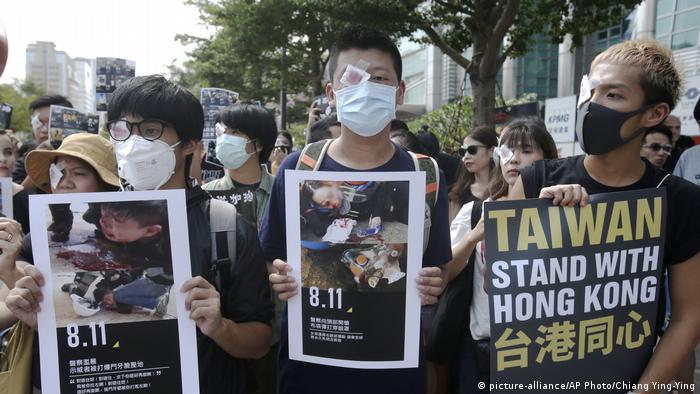 Taiwan | solidarische Proteste mit Hong Kong in Taipeh (picture-alliance/AP Photo/Chiang Ying-Ying)