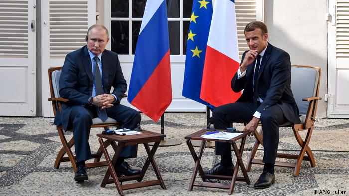 Vladimir Putin und Emmanuel Macron (AP/G. Julien)
