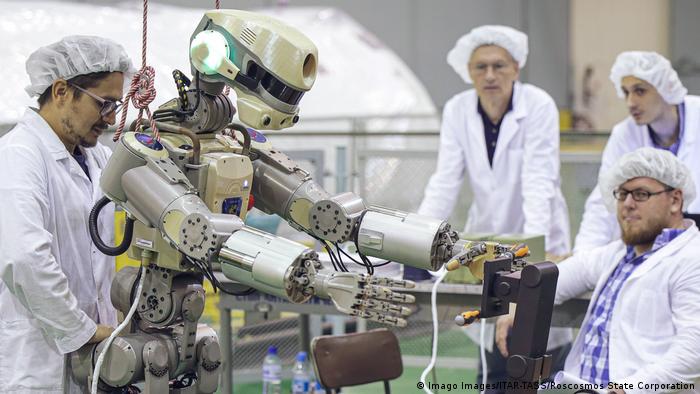 Конструкторы готовят российский робот FEDOR 