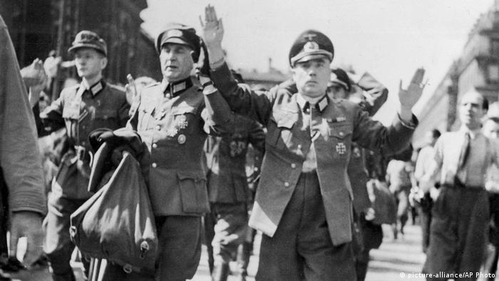 Zweiter Weltkrieg Befreiung von Paris durch US-Truppen (picture-alliance/AP Photo)