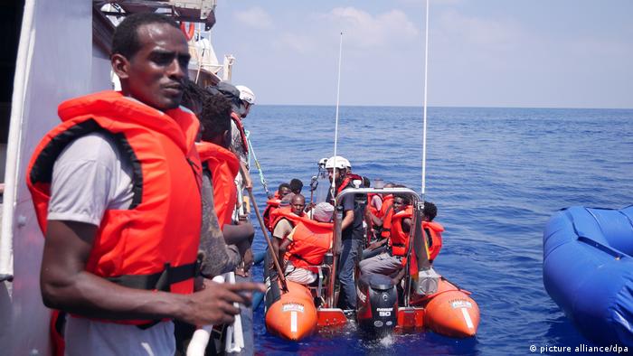 Libyen - Rettungsschiff Eleonore - 250 Migranten auf dem Mittelmeer gerettet