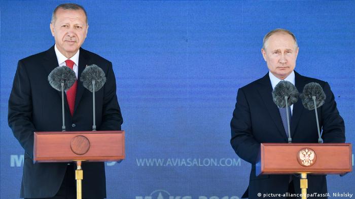 Russland Zhukovs | MAKS 2019 | Erdogan & Putin (picture-alliance/dpa/Tass/A. Nikolsky)