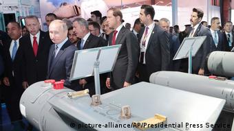 Russland Zhukovs | MAKS 2019 | Erdogan & Putin (picture-alliance/AP/Presidential Press Service)