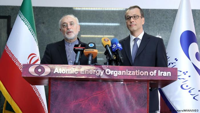 Iran Atomabkommen l stellvertretende Leiter der UN-Atomaufsicht, Cornel Feruta trifft Ali Akbar Salehi (Reuters/WANA/IAEO)