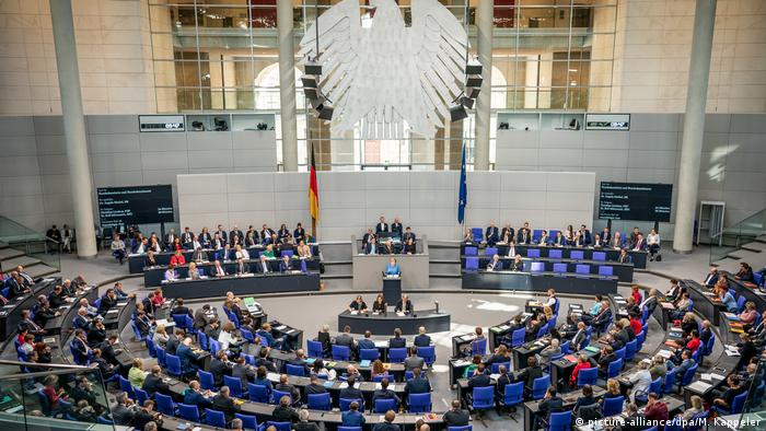 Bundestag - Generaldebatte (picture-alliance/dpa/M. Kappeler)